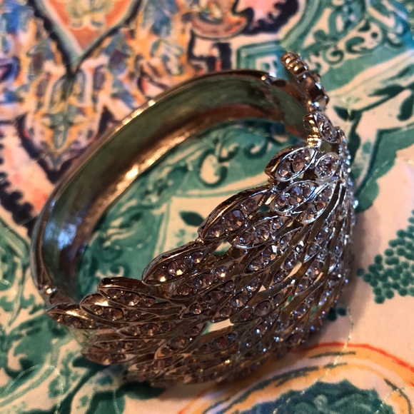 SilverTone Rhinestone Peacock Clasp Bracelet - Picture 2 of 8